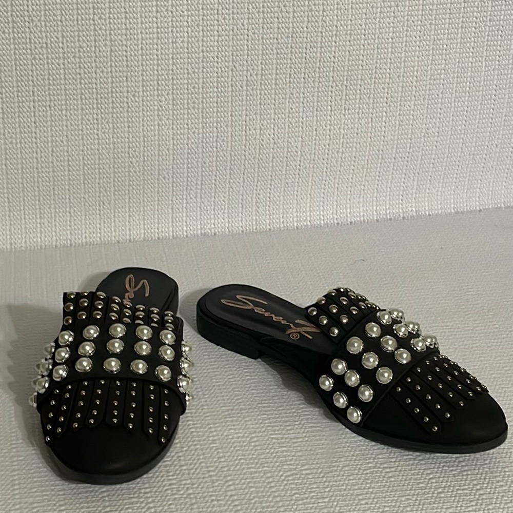 Seven mules shoes with pearls, size 6